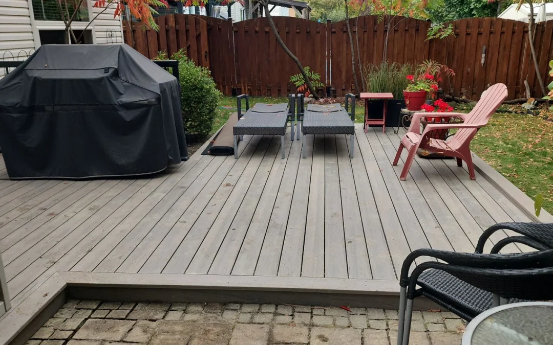 Interlock patio design with deck Ottawa - JAL Deck & Interlock